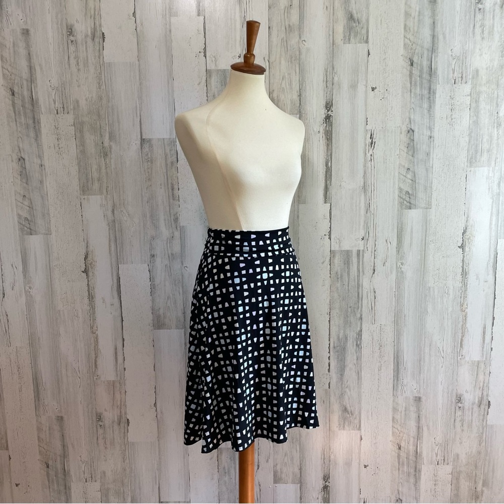 LuLaRoe Azure Skirt - Picture 2 of 10